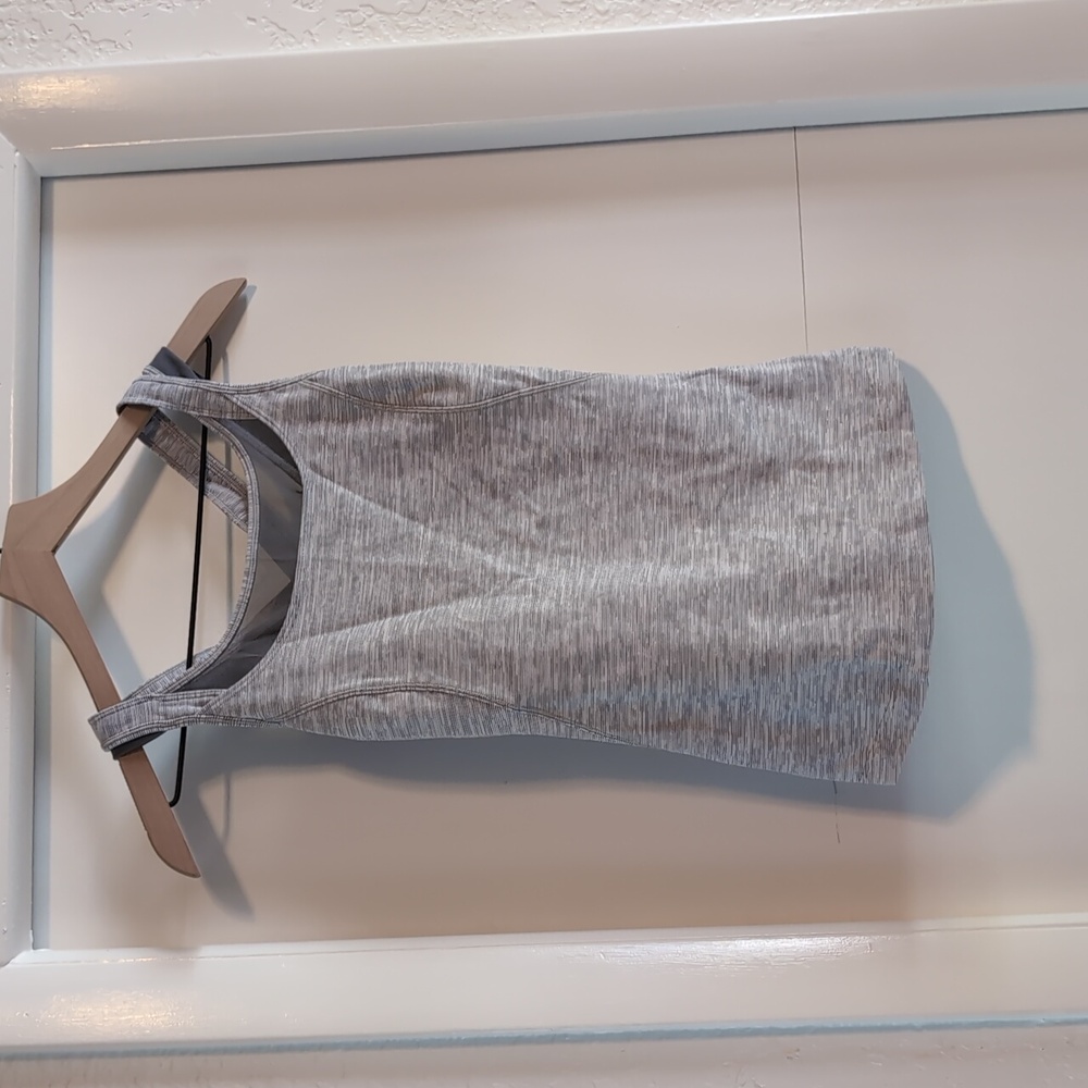 Lululemon athletic top